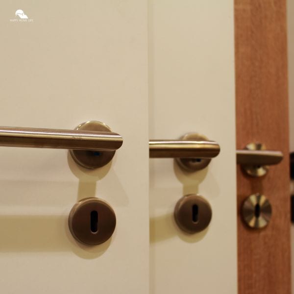 door handles 