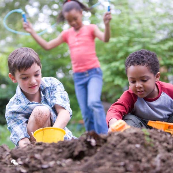  kids playing outside together 