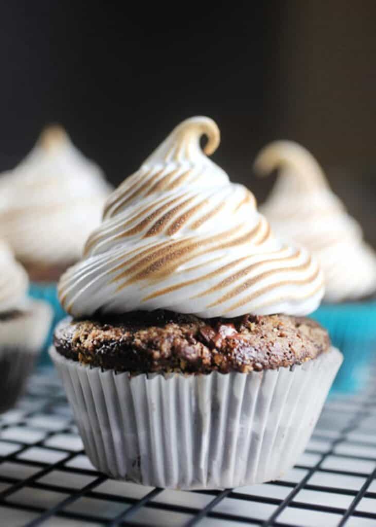 s'more cupcake with toasted marshmallow frosting